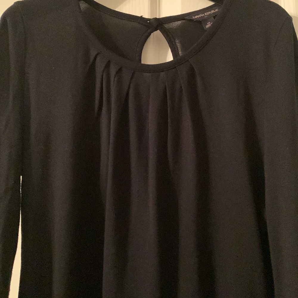 Banana Republic XS black tunic top with neck pleats